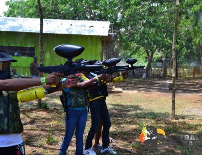 Paintball Jamaica-Paintball en los frondosos bosques de Falmouth
