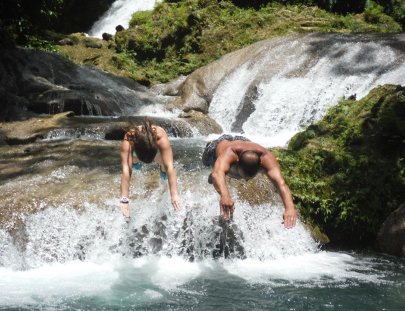 Peat Taylor Tours-Nada en una joya escondida entre cuevas, lianas y cascadas en Jamaica