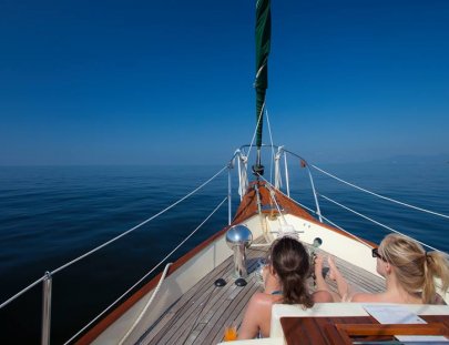 Aventura de Snorkel y Vela en un Queche de Lujo - Ada Sailing