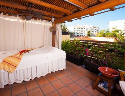 Venus Moon Southside Spa -A relaxing massage with aromatic oils at Venus Moon Southside Spa 