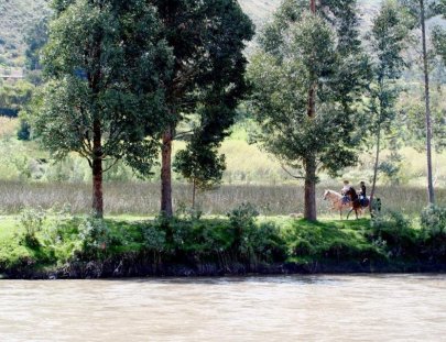 Hacienda Del Chalán-Horseback Ride in the Manthanay Reserve and Andean lakes