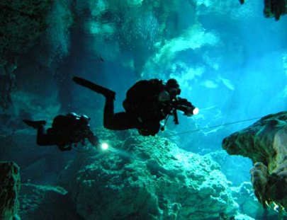 Ramon Zapata Divers-La aventura de Buceo en cuevas