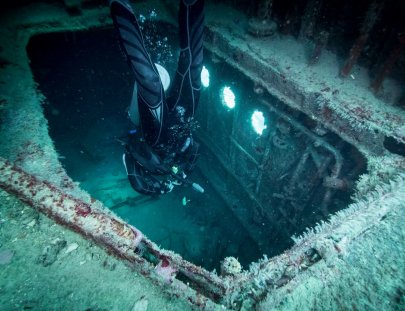 Night Diving off the beaches of Dominican Republic - Scuba Fun 