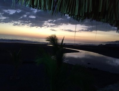 Sabas Beach Resort-Beachfront Resort in La Libertad 