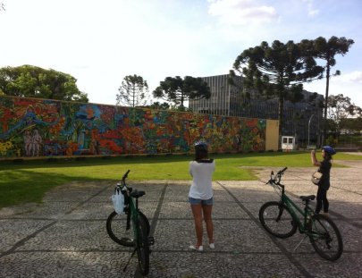 Kuritbike - Cicloturismo Urbano-Pedalea hacia las Paredes de Arte en Curitiba