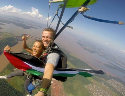 Sky Dive Foz-Freefalling from the sky at speeds up to 250 km / hr 
