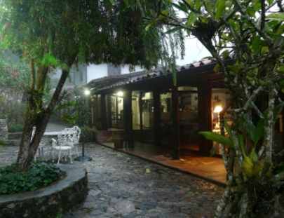 Hosteria & Spa La Sevillana-Hospedaje y refugio al pie de una montaña
