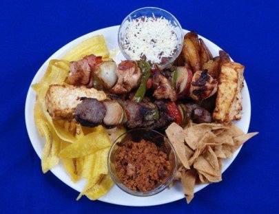 La Casa De Los Mejía Godoy-Auténtica comida y cultura nicaraguense en un restaurante típico 