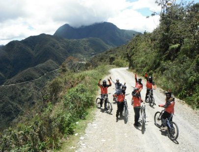 Vertigo Biking Co.-Tour en Bicicleta extremo en el camino más peligroso del mundo