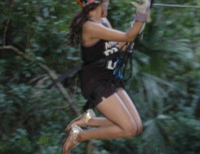 Wet´n Wild-Observe el Zoologico Beliceño desde la Tirolesas