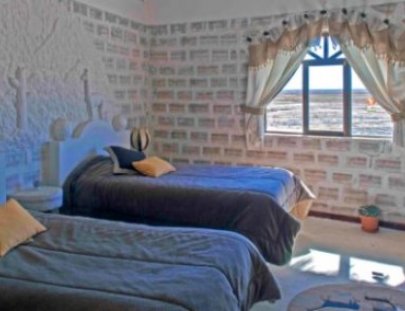 Hotel Cristal Samaña-visit an incredible hotel built with salt near the Uyuni salt flats