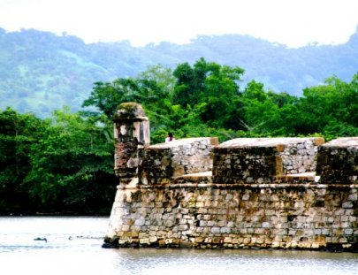 Eco Circuitos Panama-Explore the underwater world of Panama\'s Caribbean 