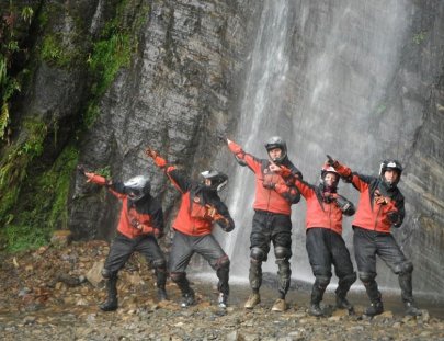 Vertigo Biking Co.-Tour en Bicicleta extremo en el camino más peligroso del mundo