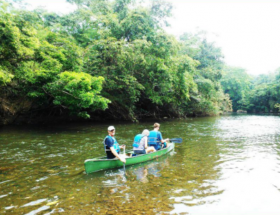 Crystal Paradise Resort- Piragüismo el río Macal, una experiencia inolvidable 