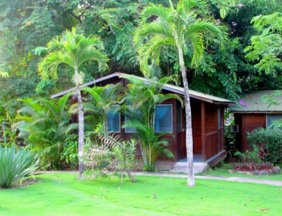 Catamarán Island Hotel-Elegancia y relax en el verde esmeralda Río Dulce