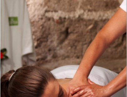 Ceiba Porta Spa-Relájate con un masaje de piedras calientes 