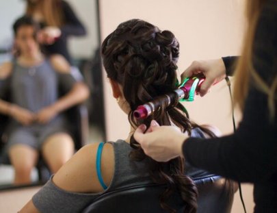  Hair Stylist Anadya De Souza-Look beautiful Makeup + Hairstyle + Manicure + Pedicure and more