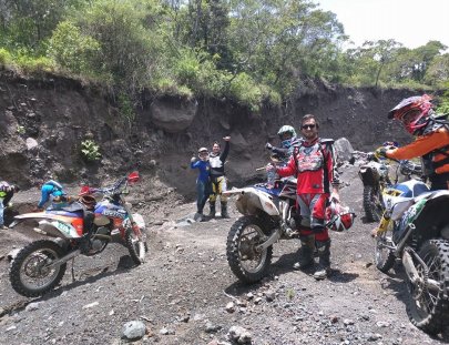 Ca Tours -Una aventura en moto al Volcán de Pacaya