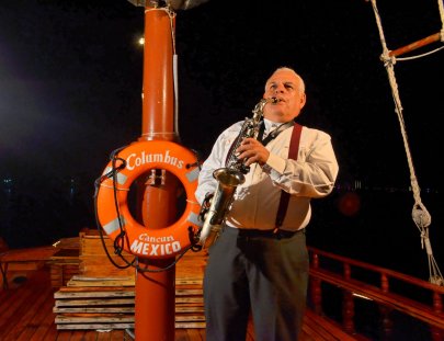 Columbus The Lobster Dinner Cruise-The romantic lobster dinner cruise