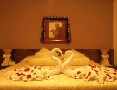 Hotel Jardines Del Lago-30 minutes Banana boat with friends ,  Lake Atitlán !