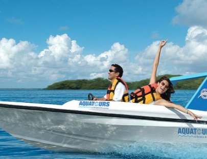 Speedboat Tour por la Laguna Nichupté en Cancún - Aquatours