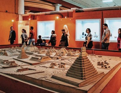 Guatemalan Adventure-1 Day Guatemala City Tour, National Palace, Central Park, Central Market