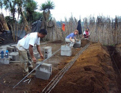 Constru Casa-Join us as a construction volunteer and help build homes for Guatemalan families! 