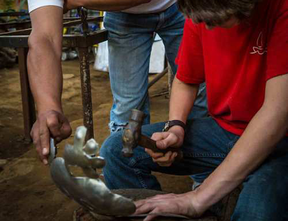 ¡Aprende a forjar en hierro!  - De La Gente