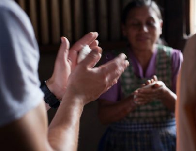 ¡Aprende a preparar Pepián y tortillar con tu grupo! - De La Gente