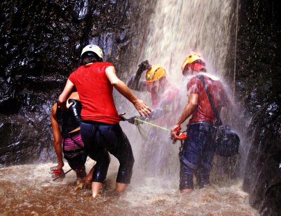 Extremo A Extremo-Destination Catarata La Rinconada