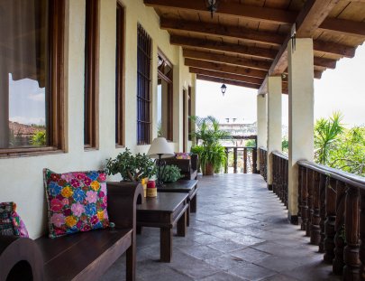 Hotel Casa Del Parque-1 day 1 night with your family in Antigua, all included