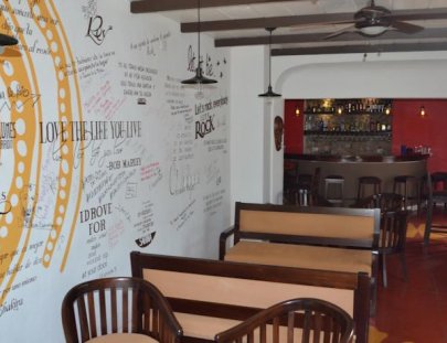 Hotel Isla De Flores-Hotel estilo Caribeño: una experiencia Cubana en el corazón de Flores