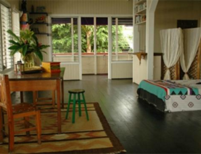 Hotel La Casa Rosada-Stay at a Rustic hotel in the rainforest  of Livingston