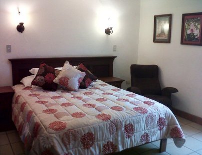 Hotel Los Faroles with relaxing atmosphere and Cozy - Hotel Los Faroles Coban