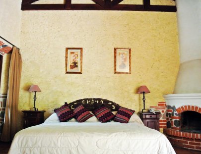 Hotel Real Plaza-Stay at a luxurious and colonial classic hotel