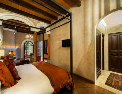 Hotel San Rafael-Una estadía de lujo  en Antigua + quesos y vino + desayunos para 2 