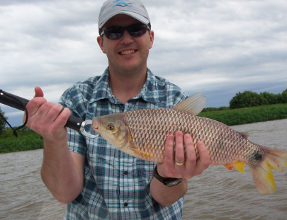 Argentina Anglers-Catch the Golden Dorado in the Paraná River
