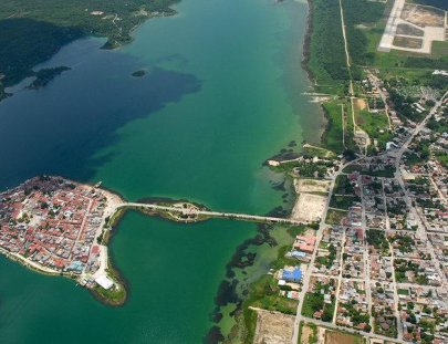 Maya Internacional-Enjoy kayaking at a hotel on the shores of Lake Peten Itzá