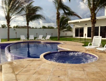 Monterrico Villa Hawaii-A beachfront luxury and unique chalet in Hawaii, Monterrico