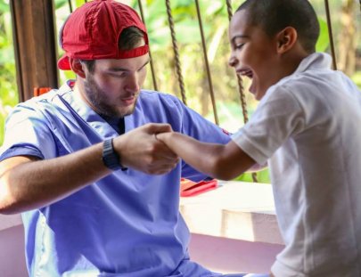 Students International-Volunteer for community development at a ministry site