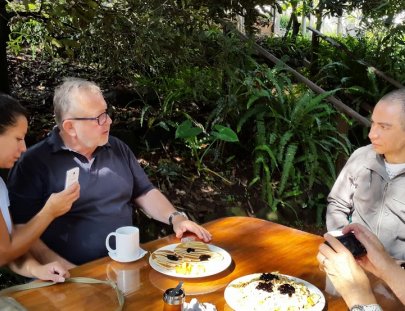 Tour y desayuno en una finca ecológica de macadamia - Antigua Guatemala