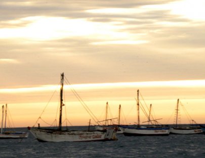 Pacífico Adventures-Tour del atardecer con champagne en un yate privado
