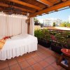 Venus Moon Southside Spa -A relaxing massage with aromatic oils at Venus Moon Southside Spa 