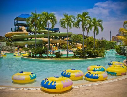 Aguamania-A WATER PARK with a view over Lake Maracaibo