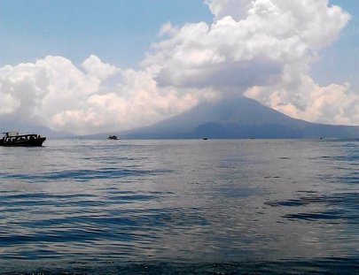 Aviatur-Discover  the 12 Indigenous villages around the lake