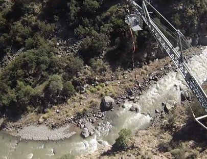 Mundo Dinamo- Bungee Jump over Colorado River 