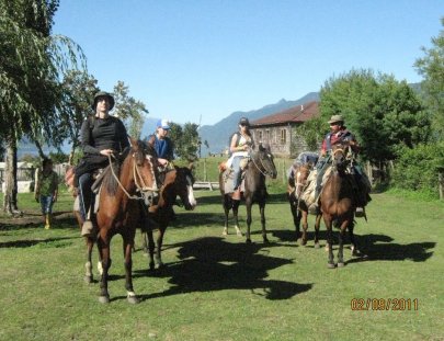 Cabalgatas Cachamó-Horseback expedition at Cochamo Valley