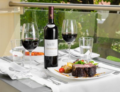 Bodegas López-Taste different vintages of the same wine