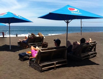 Hotel El Delfín-A Hotel by the sea on a black sand beach 