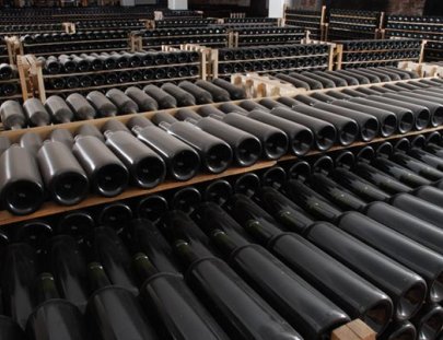Bodegas López-Taste different vintages of the same wine
